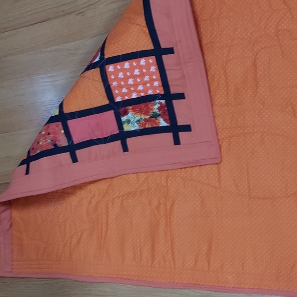 Halloween Cat Hanging Quilt - Picture 2 of 5